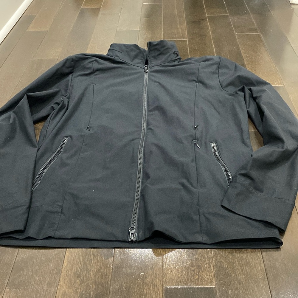 Men’s Lululemon jacket with hidden hoodie